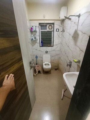 Bathroom in 3 BHK Apartment at Green Park Tower, Andheri West – for Rent