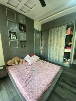 Bedroom in 2 BHK Apartment at Platinum Heights Mumbai, Andheri West – for Rent