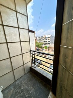 1 BHK Builder Floor For Rent in Sector 30