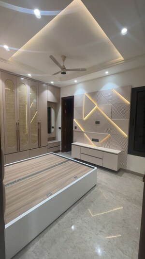 Room in 3 BHK Builder Floor at Vikas Puri – for Sale