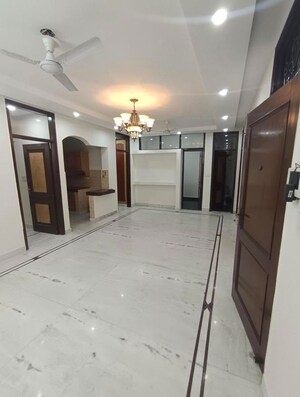 Room in 3 BHK Builder Floor at Naraina – for Sale