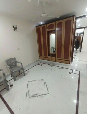 Room in 3 BHK Builder Floor at Naraina – for Sale