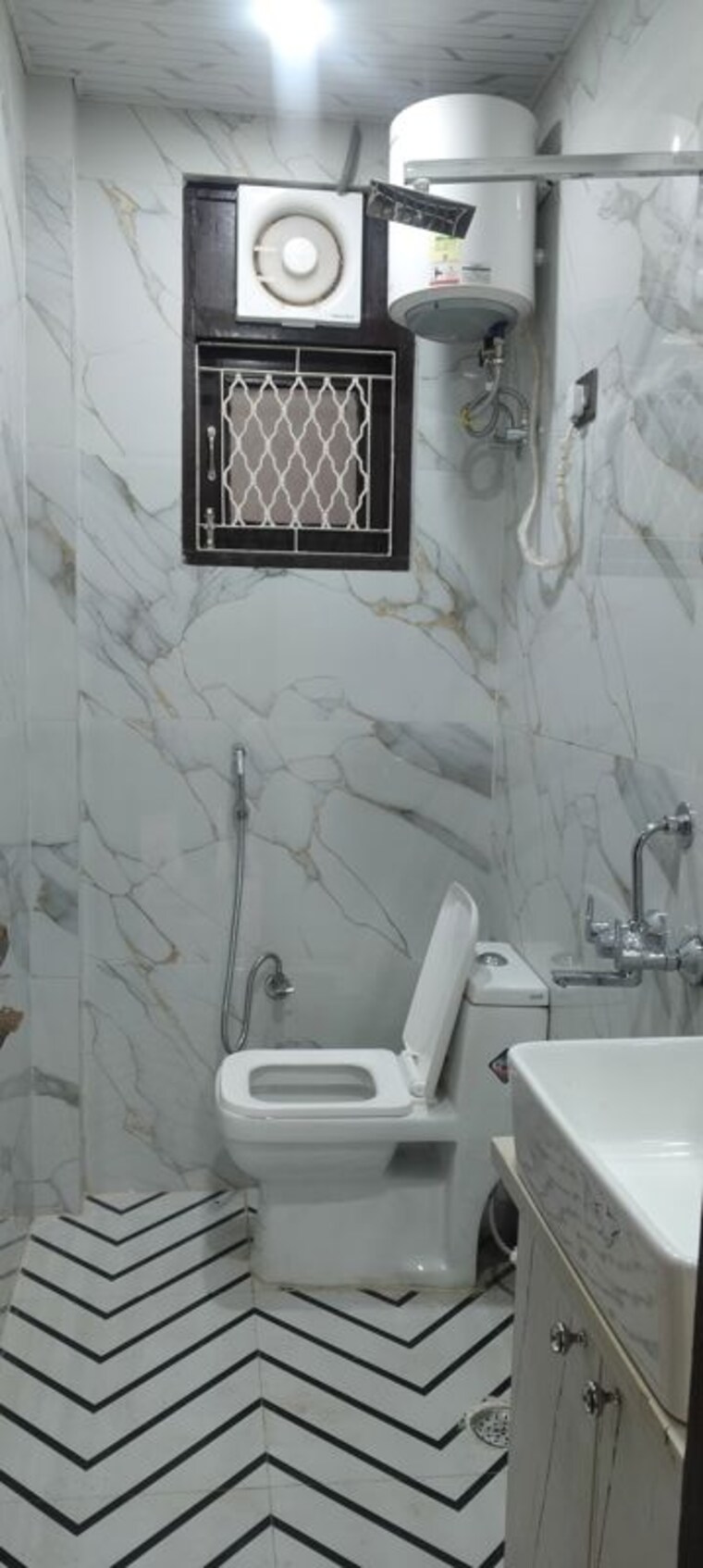 Bathroom, vaishali sector 4 1 Bedroom 650 Sq.Ft. Builder Floor In Vaishali Sector 4 Ghaziabad 10416707