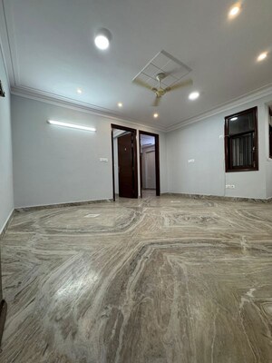 Room in 2 BHK Apartment at Chattarpur – for Rent