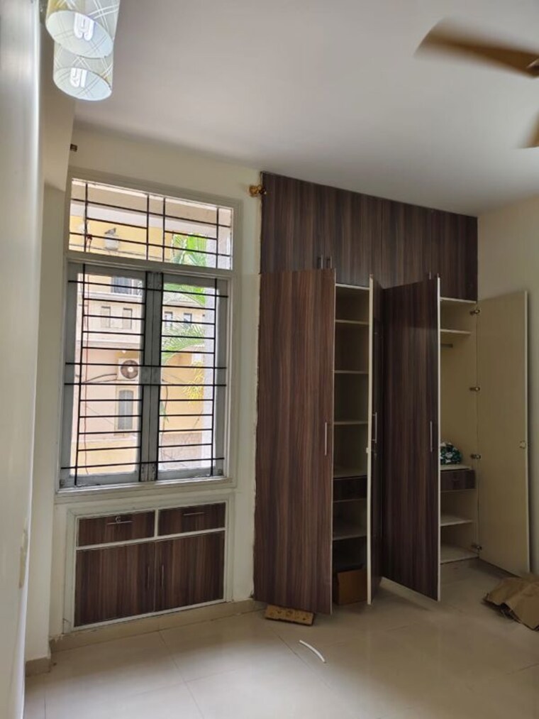 Room, halasuru 3 Bedroom 1500 Sq.Ft. Apartment In Halasuru Bangalore 10416783