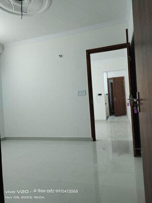 Room in 1 BHK Builder Floor at Chattarpur – for Rent