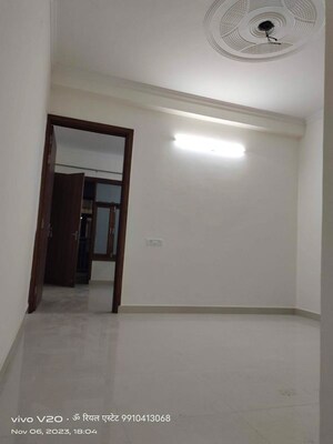 Room in 1 BHK Builder Floor at Chattarpur – for Rent
