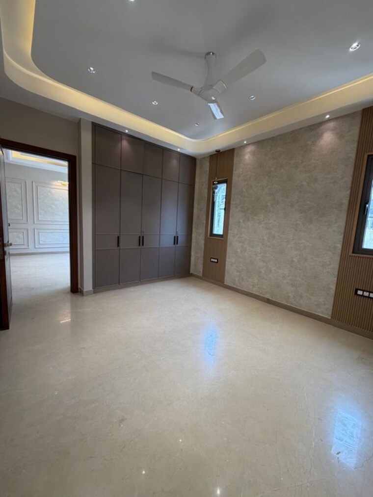 Room, kirti nagar 3 Bedroom 1800 Sq.Ft. Builder Floor In Kirti Nagar Delhi 10416787
