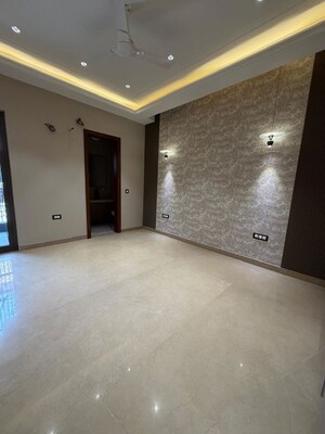Room in 3 BHK Builder Floor at Kirti Nagar – for Sale