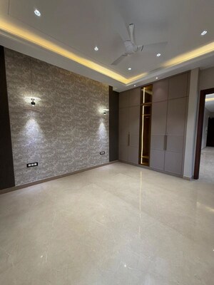 Room in 3 BHK Builder Floor at Kirti Nagar – for Sale