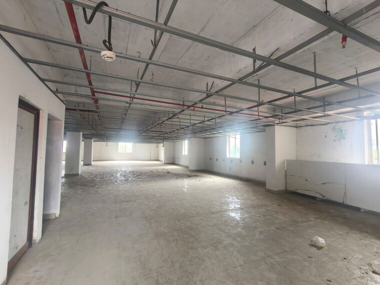  Parking, chakkaraparambu Commercial Office Space 5000 Sq.Ft. In Chakkaraparambu Kochi 10416792