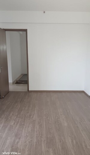 Room in 2.5 BHK Apartment at The Center Court, Sector 88a – for Rent
