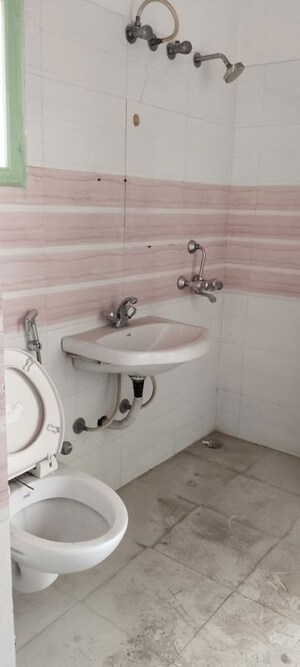 Bathroom in 2 BHK Apartment at Suncity Avenue 76, Sector 76 – for Sale