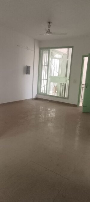 Room in 2 BHK Apartment at Suncity Avenue 76, Sector 76 – for Sale