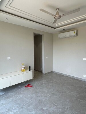 Room in 3 BHK Apartment at Mapsko Mount Ville, Sector 79 – for Sale