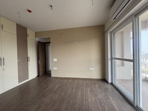 Room in 3 BHK Apartment at The Center Court Prime, Sector 88a – for Sale
