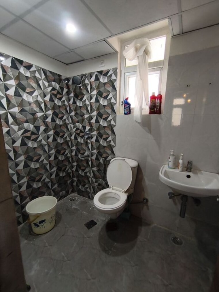 Bathroom, nk-sharma-savitry-greens-2 2 Bedroom 1120 Sq.Ft. Apartment In Ghazipur Zirakpur 10416828