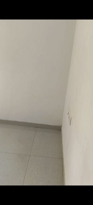 Room in 1 RK Apartment at Runwal Eirene, Balkum Pada – for Sale