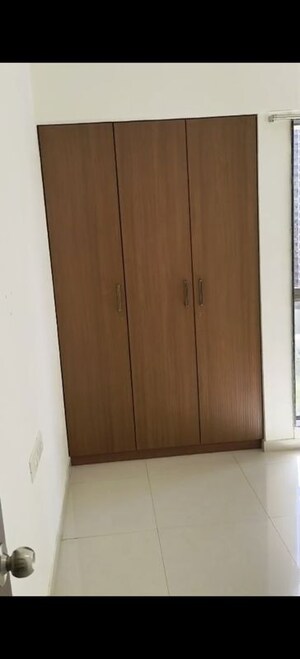 Furnished Amenities in 1 RK Apartment at Runwal Eirene, Balkum Pada – for Sale