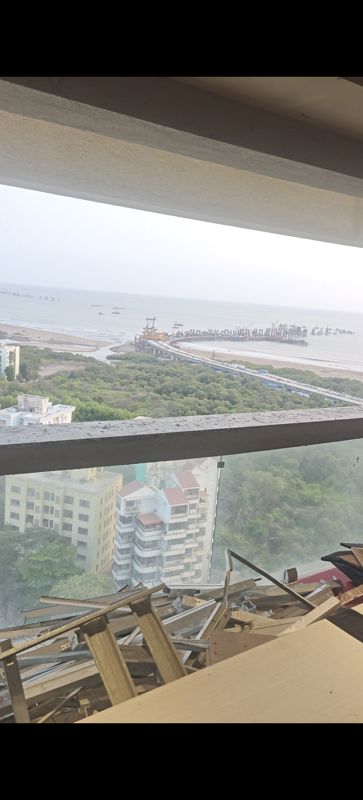 3.5 BHK + Pooja Room,Servant Room 2800 Sq.Ft. Apartment in K Hemani Bay View