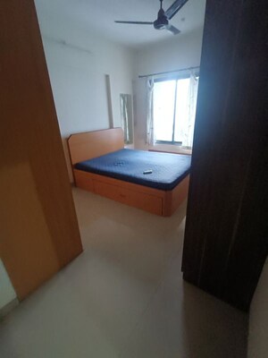 Room in 2 BHK Apartment at Goyal Green Woods, Andheri East – for Rent