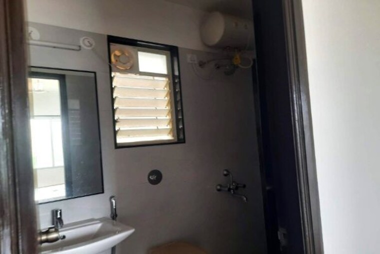 Attached Bathroom, venkatesh-graffiti 2 Bedroom 975 Sq.Ft. Apartment In Keshav Nagar Pune 10413999