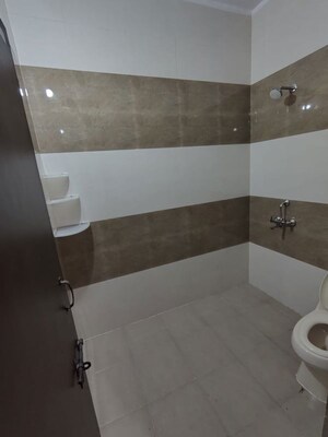 Bathroom in 1 RK Builder Floor at Sector 1 – for Rent
