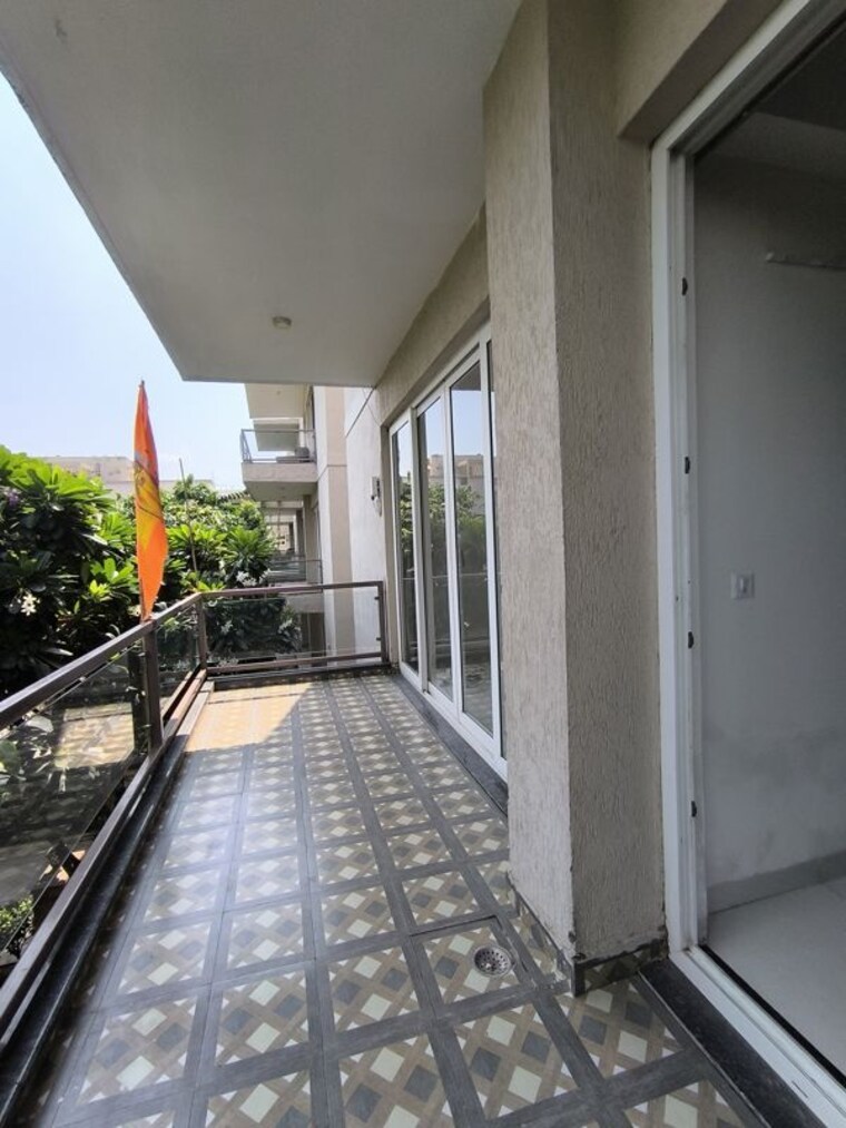 Balcony, bptp-amstoria-country-floor 3 Bedroom 2700 Sq.Ft. Apartment In Sector 102 Gurgaon 10416931