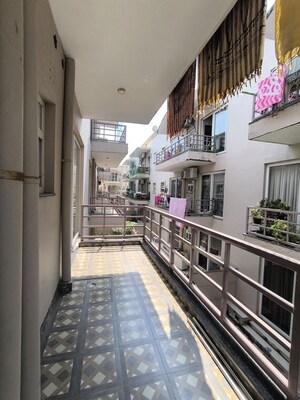 Balcony in 3 BHK Apartment at BPTP Amstoria Country Floor, Sector 102 – for Rent