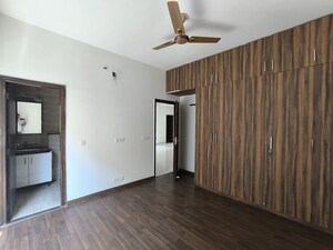 Room in 3 BHK Apartment at BPTP Amstoria Country Floor, Sector 102 – for Rent