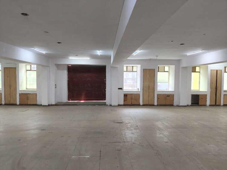 Room, sector 63 Commercial Warehouse 4500 Sq.Ft. In Sector 63 Noida 10416944