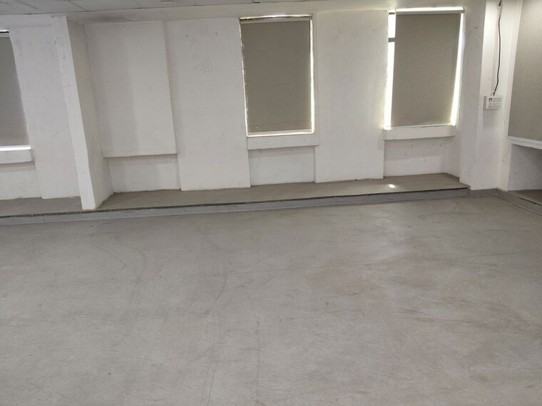 Room, sector 63 Commercial Warehouse 4500 Sq.Ft. In Sector 63 Noida 10416944