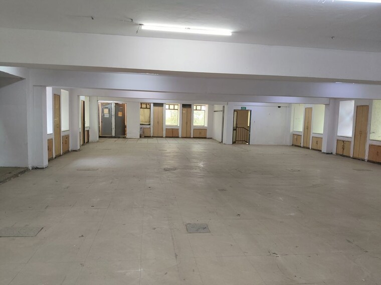  Parking, sector 63 Commercial Warehouse 4500 Sq.Ft. In Sector 63 Noida 10416944