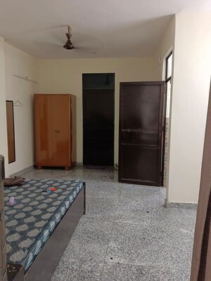 1 BHK Builder Floor For Rent in Lajpat Nagar 4