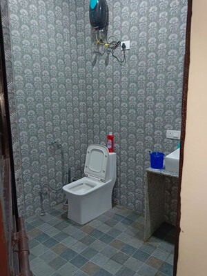 Bathroom in 1 BHK Builder Floor at Lajpat Nagar 4 – for Rent
