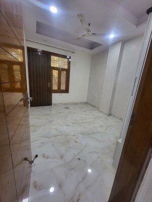 Room in 2 BHK Builder Floor at AJS Heights, Indrapuram – for Rent