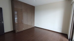 Room in 3 BHK Apartment at Tata Primanti-Tower Residences, Sector 72 – for Rent