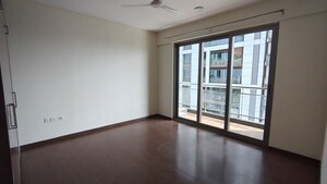 Room in 3 BHK Apartment at Tata Primanti-Tower Residences, Sector 72 – for Rent