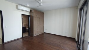 Room in 3 BHK Apartment at Tata Primanti-Tower Residences, Sector 72 – for Rent