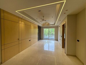 Building Lobby in 4 BHK Builder Floor at Vipul World Floors, Sector 48 – for Sale