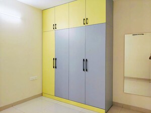 Room in 2.5 BHK Apartment at My Home Sayuk, Tellapur – for Rent