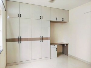 Room in 2.5 BHK Apartment at My Home Sayuk, Tellapur – for Rent