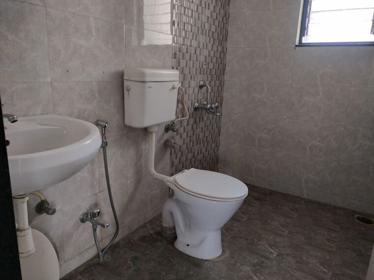 Bathroom, ark-viman-platinum 3 Bedroom 1200 Sq.Ft. Apartment In Viman Nagar Pune 10416968