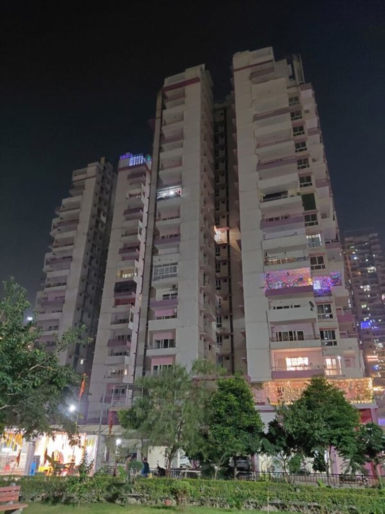 Exterior View, siddharth vihar 3.5 Bedroom 1800 Sq.Ft. Apartment In Siddharth Vihar Ghaziabad 10403769