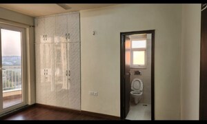 Room in 2 BHK Apartment at BPTP Discovery Park, Sector 80 – for Rent