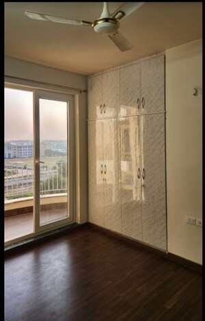 Room in 2 BHK Apartment at BPTP Discovery Park, Sector 80 – for Rent