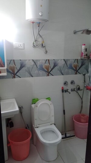 Team Area in 3 BHK Builder Floor at Vipul World Floors, Sector 48 – for Rent