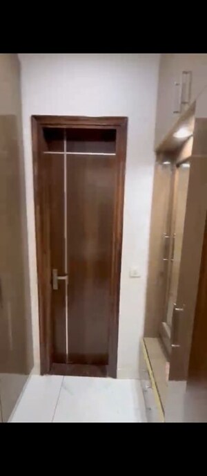 Building Lobby in 3 BHK Builder Floor at Sector 57 – for Rent