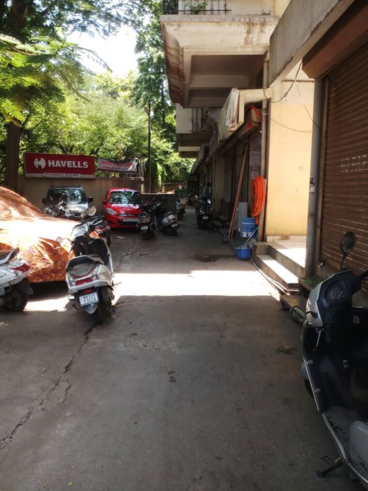  Parking, kasba peth Commercial Shop 900 Sq.Ft. In Kasba Peth Pune 10417000