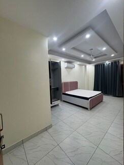 3 BHK + Servant Room Builder Floor For Rent in Medi City
